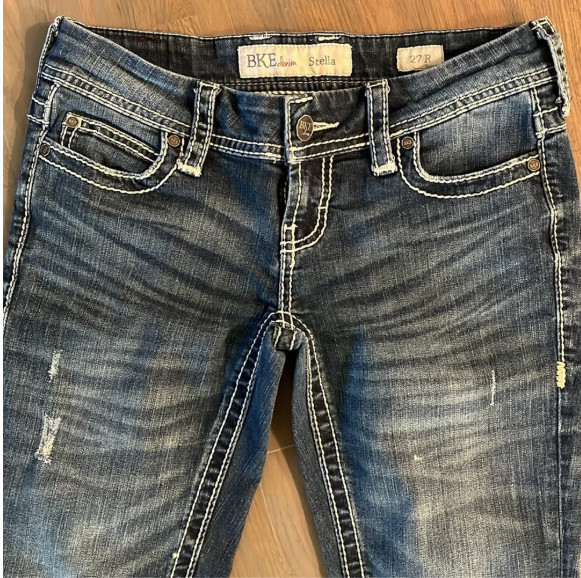 BKE Women\'s Straight Leg Jeans in Dark Wash Blue