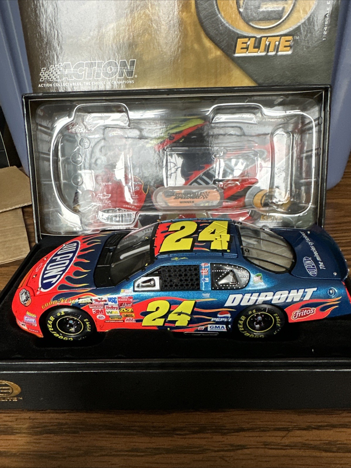 JEFF GORDON 2003 ELITE #24 MARTINSVILLE RACE WIN DUPONT CHEVY /1,000 MADE XRARE