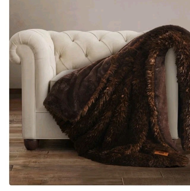 NEW FRYE  Arctic Luxe Faux Fur Throw 60\