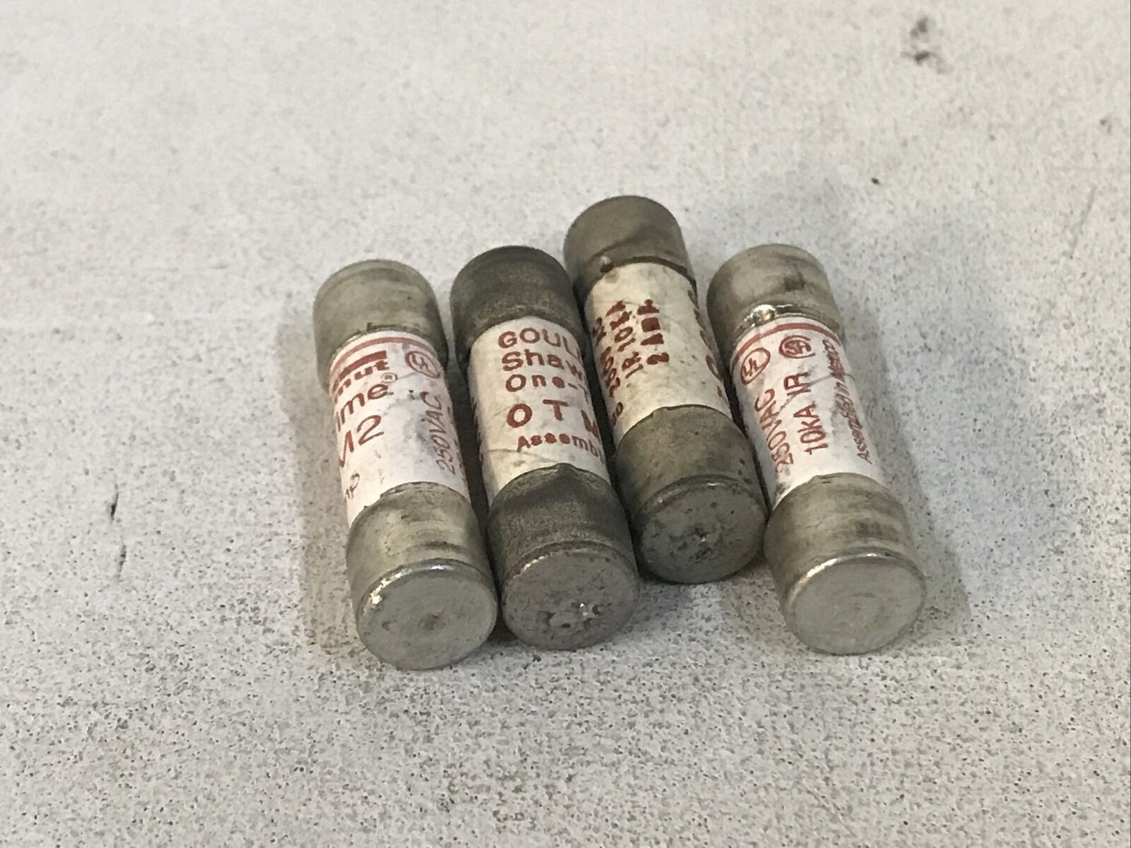 *LOT OF 4* Gould Shawmut OTM2 2 Amp, 250 Volt, One Time Miniature Fuses