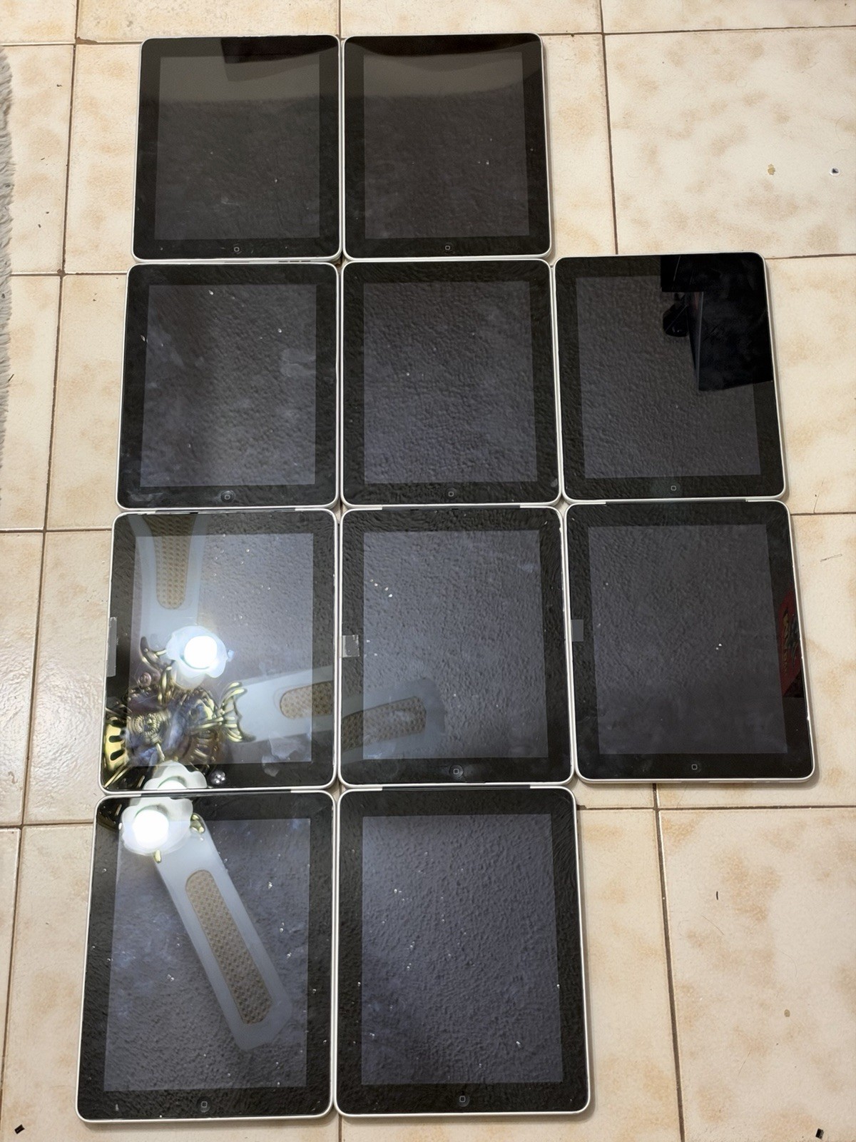 Lot of 10 Tested iPad 1st gens for Parts - A1219 / A1337 - 16GB / 32GB / 64GB