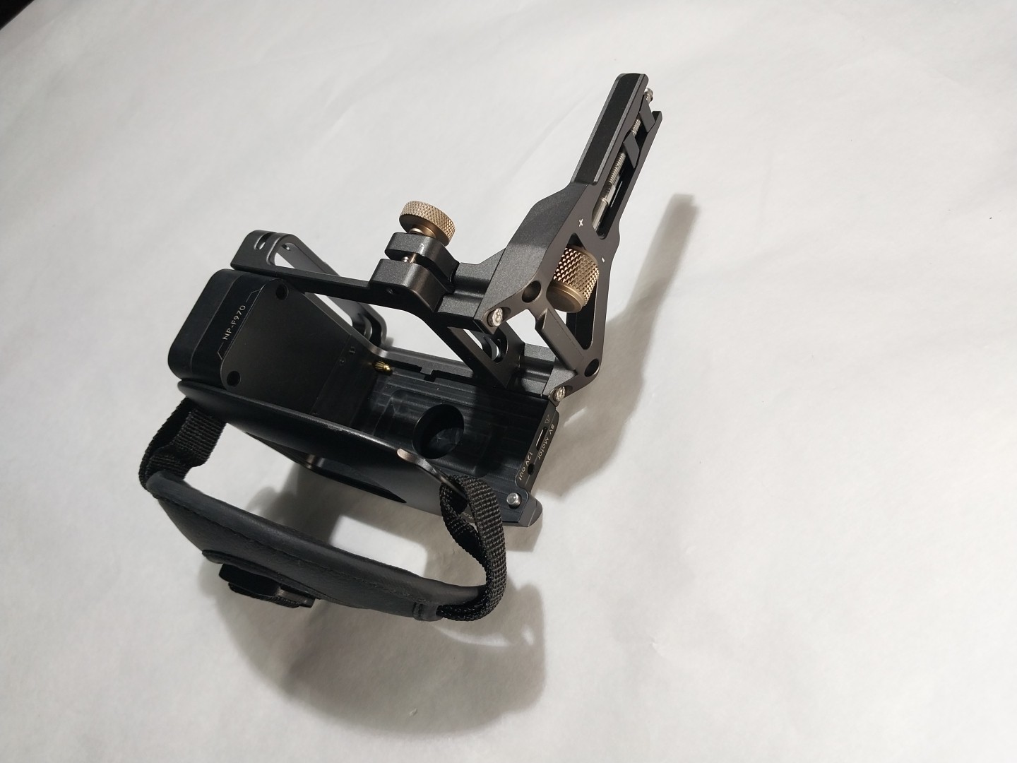 Tilta TA-SFH-97-G Nucleus-N Side Focus Handle NP-F970 No Battery Tilta TA-SFH-97-G Nucleus-N Side Focus Handle NP-F970 No Battery