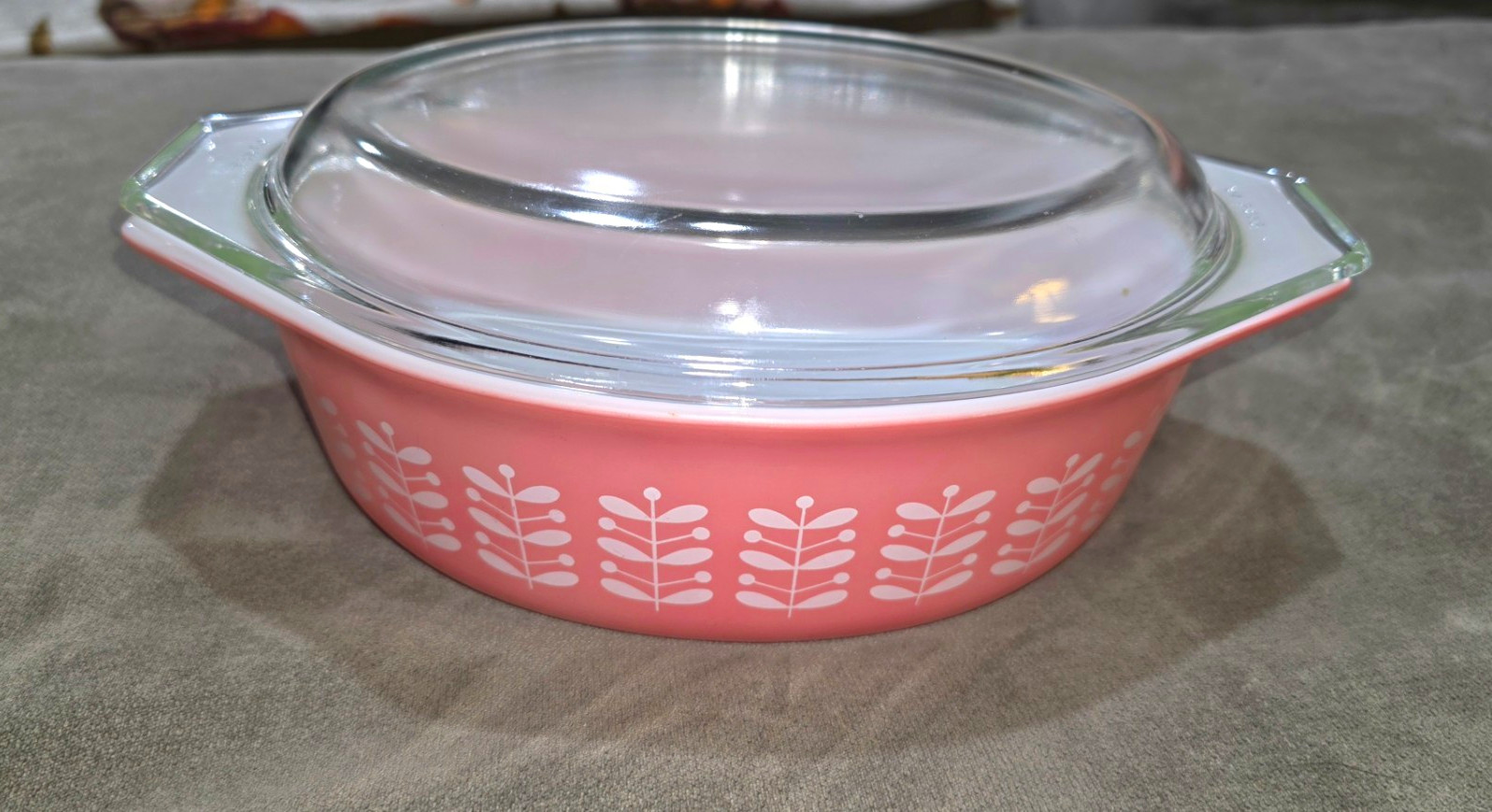 Pyrex Pink Stems 043 Casserole 1.5 Quart With Lid 1960-1965 Promotional