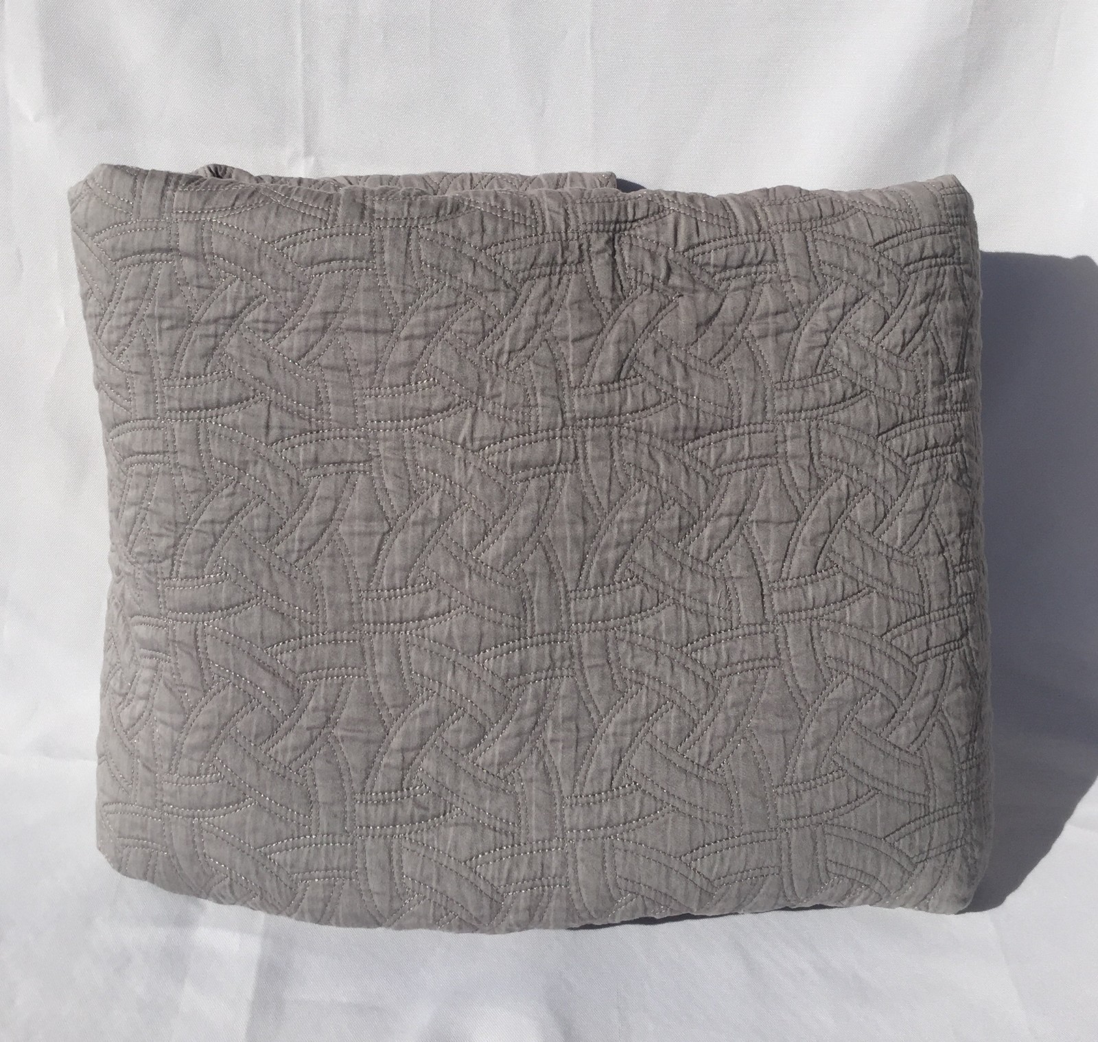 Simply Vera Vera Wang Quilted King Coverlet (READ)