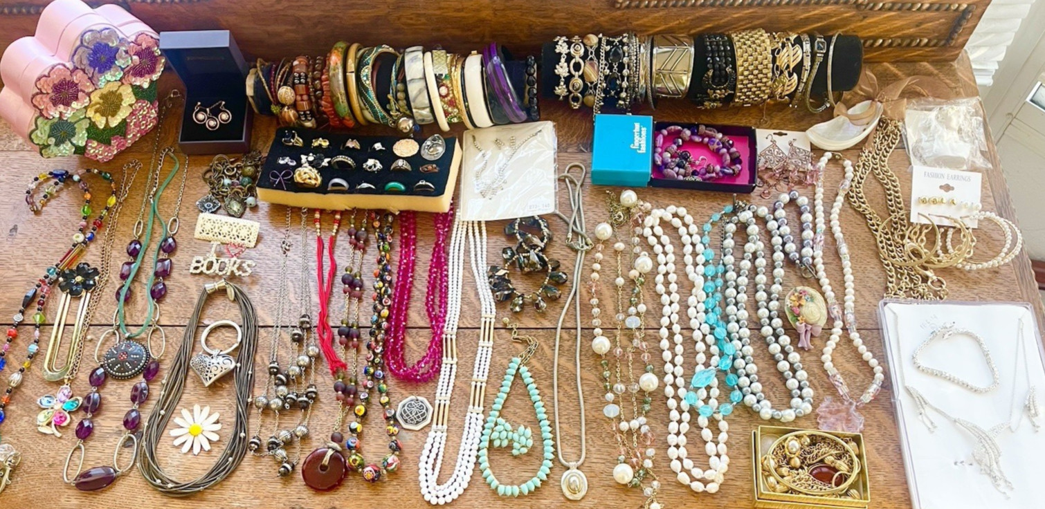 19 lb LOT of Costume Jewelry - Sterling, Pearls, Earrings, Pins New & Old☚☚☚👀