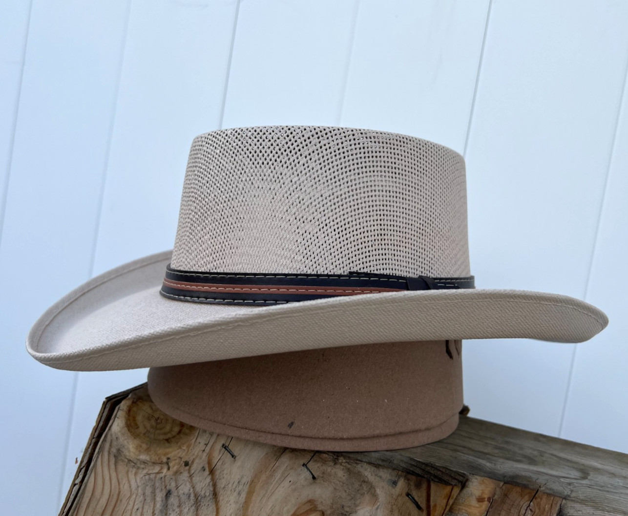 SAND COLOR MEN\'S PANAMA STYLE SUMMER HAT LIGHT WEIGHT BEACH OR GOLF STYLE HAT