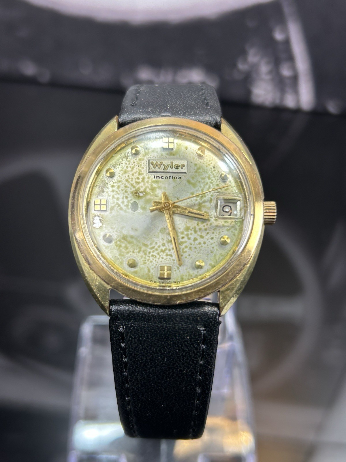 Vintage 1960s Wyler Incaflex Gold Plated Hand Wind Watch - Heavy Patina - Runs