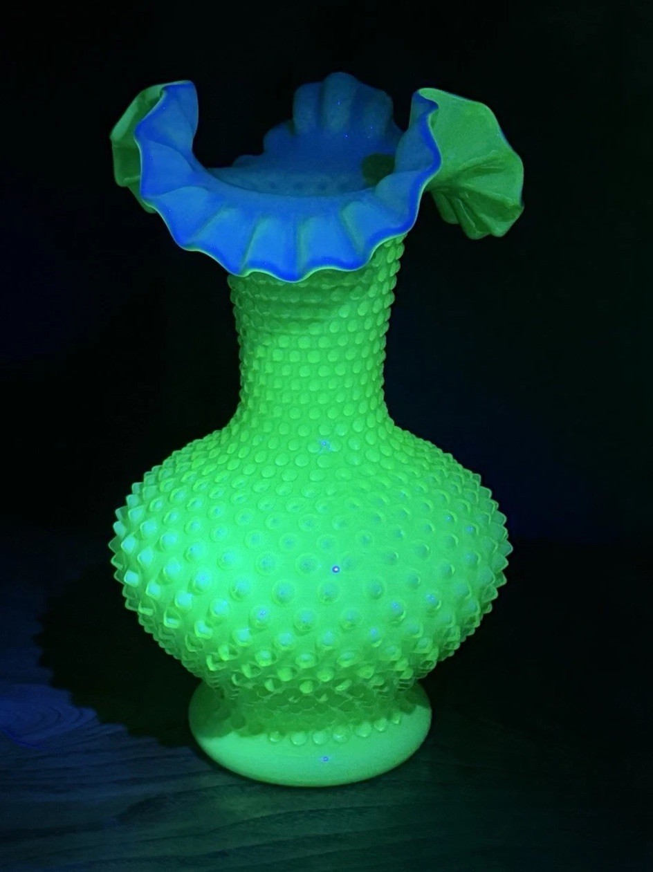 Rare Fenton Apple Green Overlay Hobnail Ruffled Vase 10.5 IN UV Glow Read Desc Rare Fenton Apple Green Overlay Hobnail Ruffled Vase 10.5 IN UV Glow Read Desc