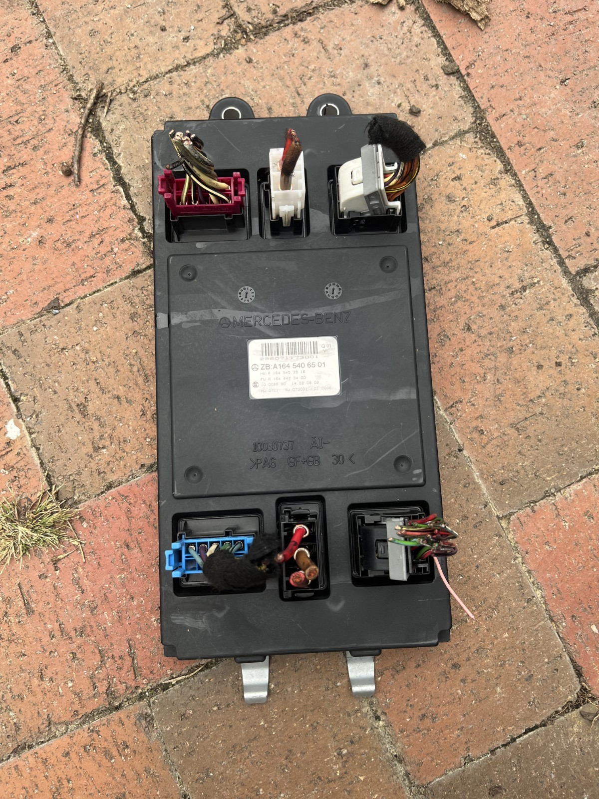 06-13 Mercedes W251 R350 R500 ML350 GL450 Front SAM Control Module 1645406501 06-13 Mercedes W251 R350 R500 ML350 GL450 Front SAM Control Module 1645406501