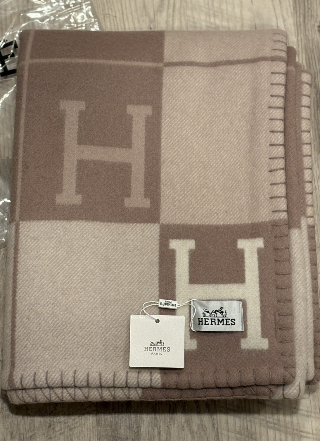 Hermes Avalon III Cashmere Wool Throw Blanket Coco/Camomille (Great Condition)