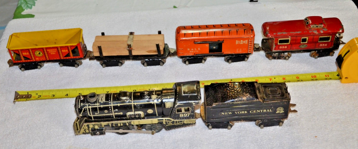 Antique  Marx O Gauge 897 Steam Locomotive & NYC Tender  + qty 4 Cars