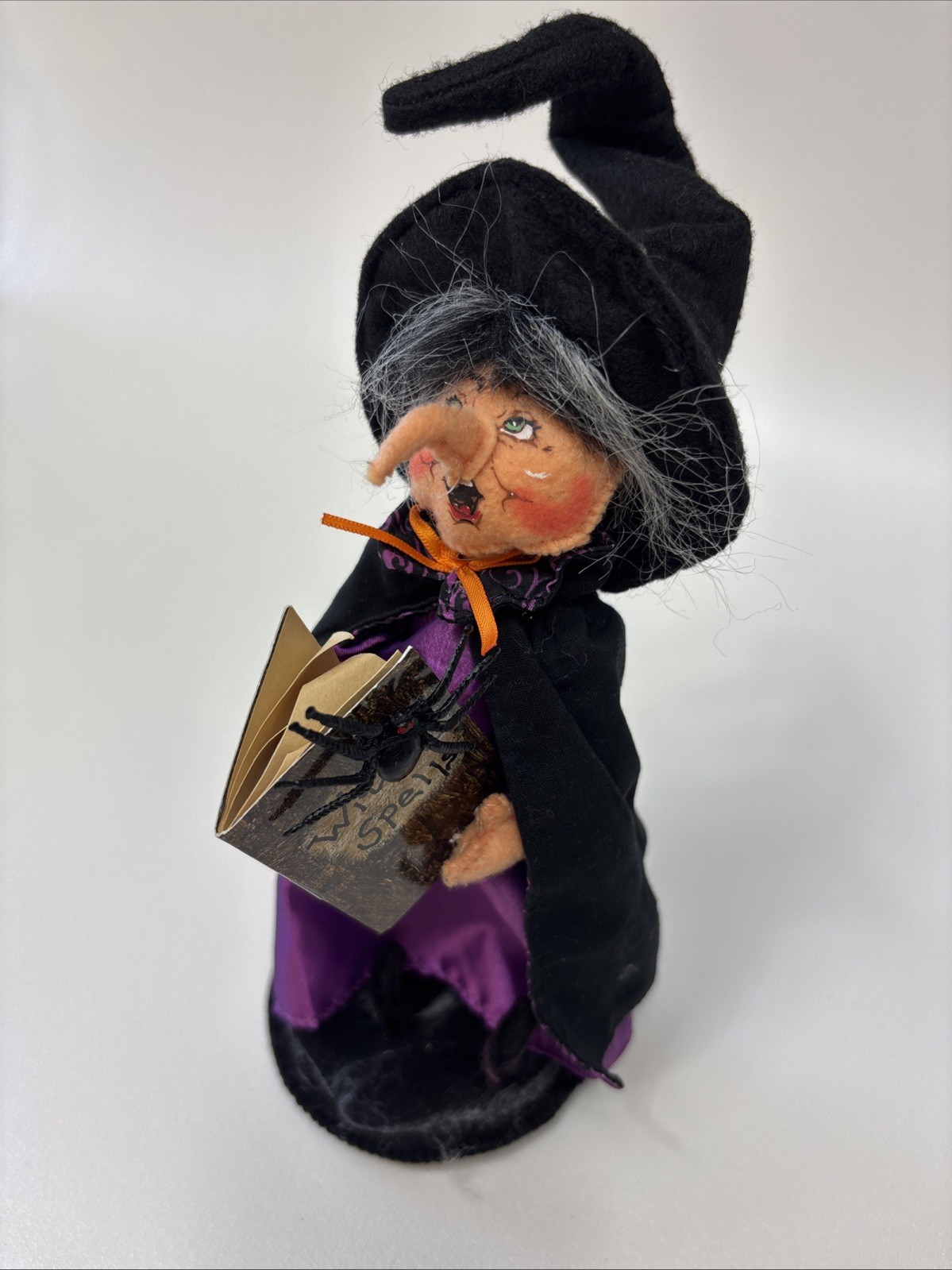Annalee 2017 Old Hag Witch Halloween Doll Spell Book Spider 9” Poseable Decor