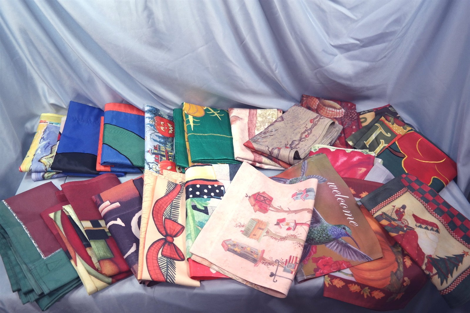 Vtg Lot Lge Seasonal Garden Flag Banner Outdoor Yard Halloween Christmas Vtg Lot Lge Seasonal Garden Flag Banner Outdoor Yard Halloween Christmas