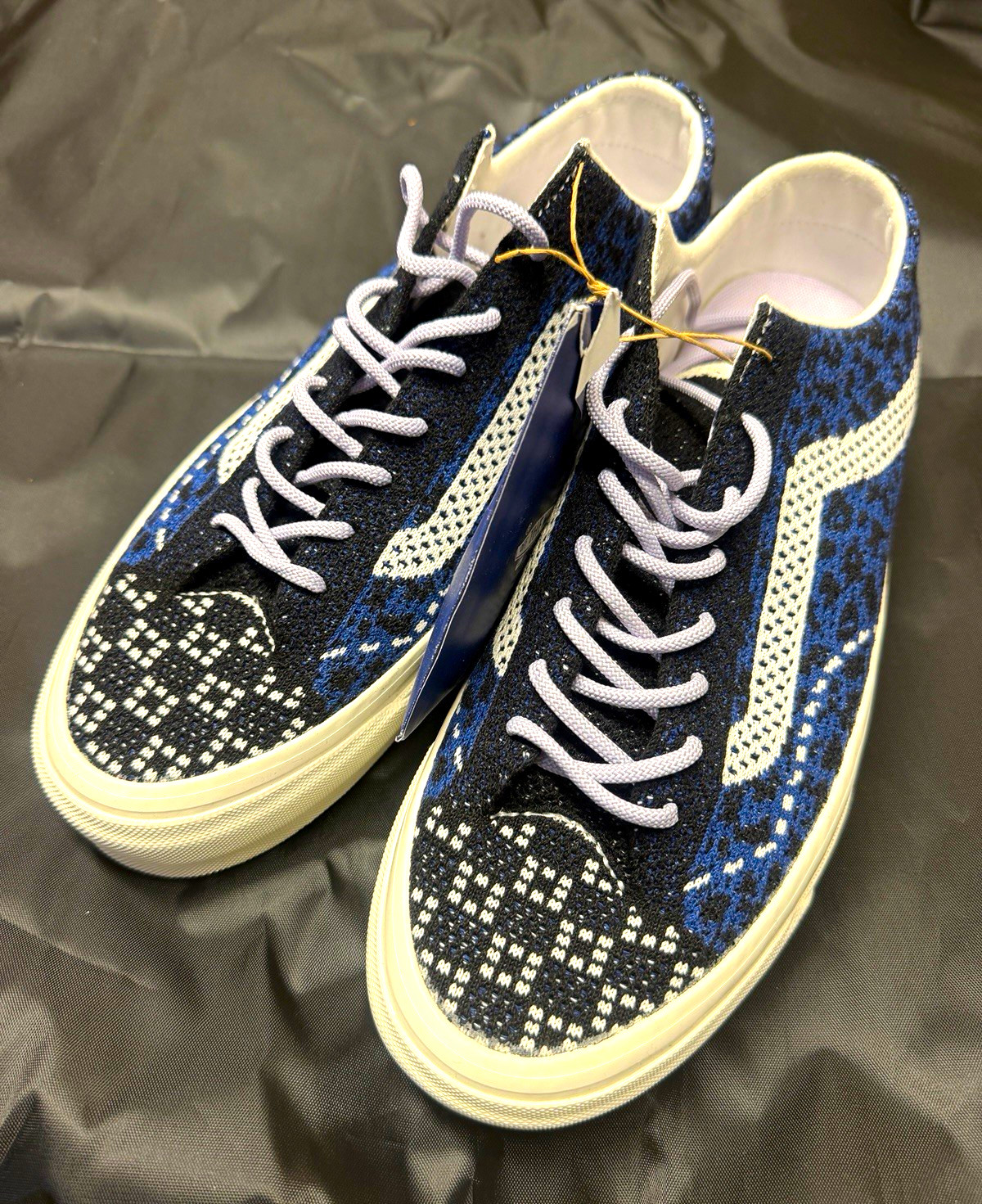 VANS Old Skool 36 LX Animal Print Navy Low Top Lace-Up Sneakers VN000EFKBX9 VANS Old Skool 36 LX Animal Print Navy Low Top Lace-Up Sneakers VN000EFKBX9