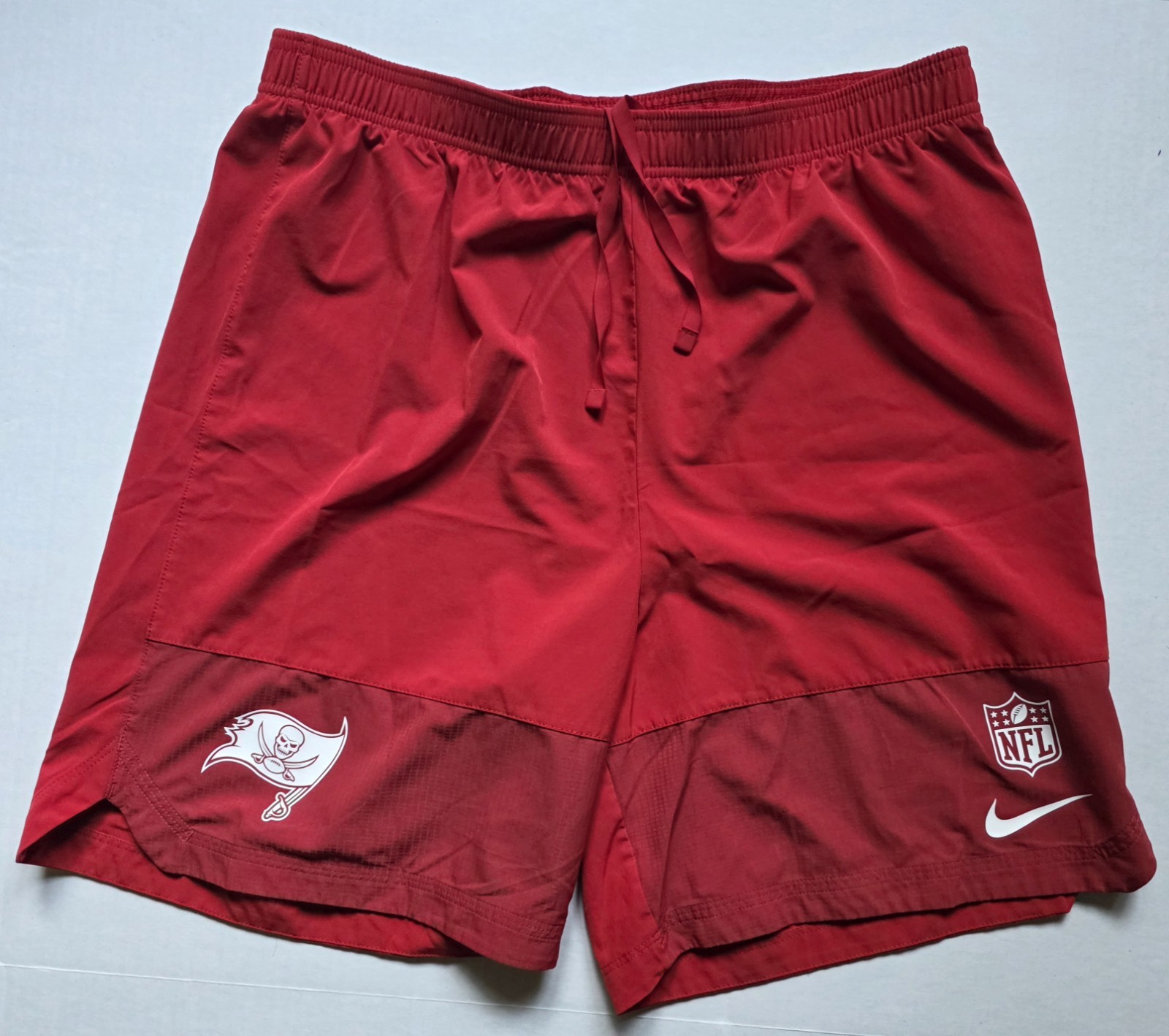 Nike Tampa Bay Buccaneers #18 Team Issued NFL Football Shorts Red Men\'s Large L Nike Tampa Bay Buccaneers #18 Team Issued NFL Football Shorts Red Men\'s Large L