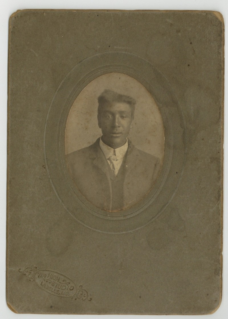 African American Male 1900 Suit Bowtie Overcoat Antique Cabinet Card Photo Q9568