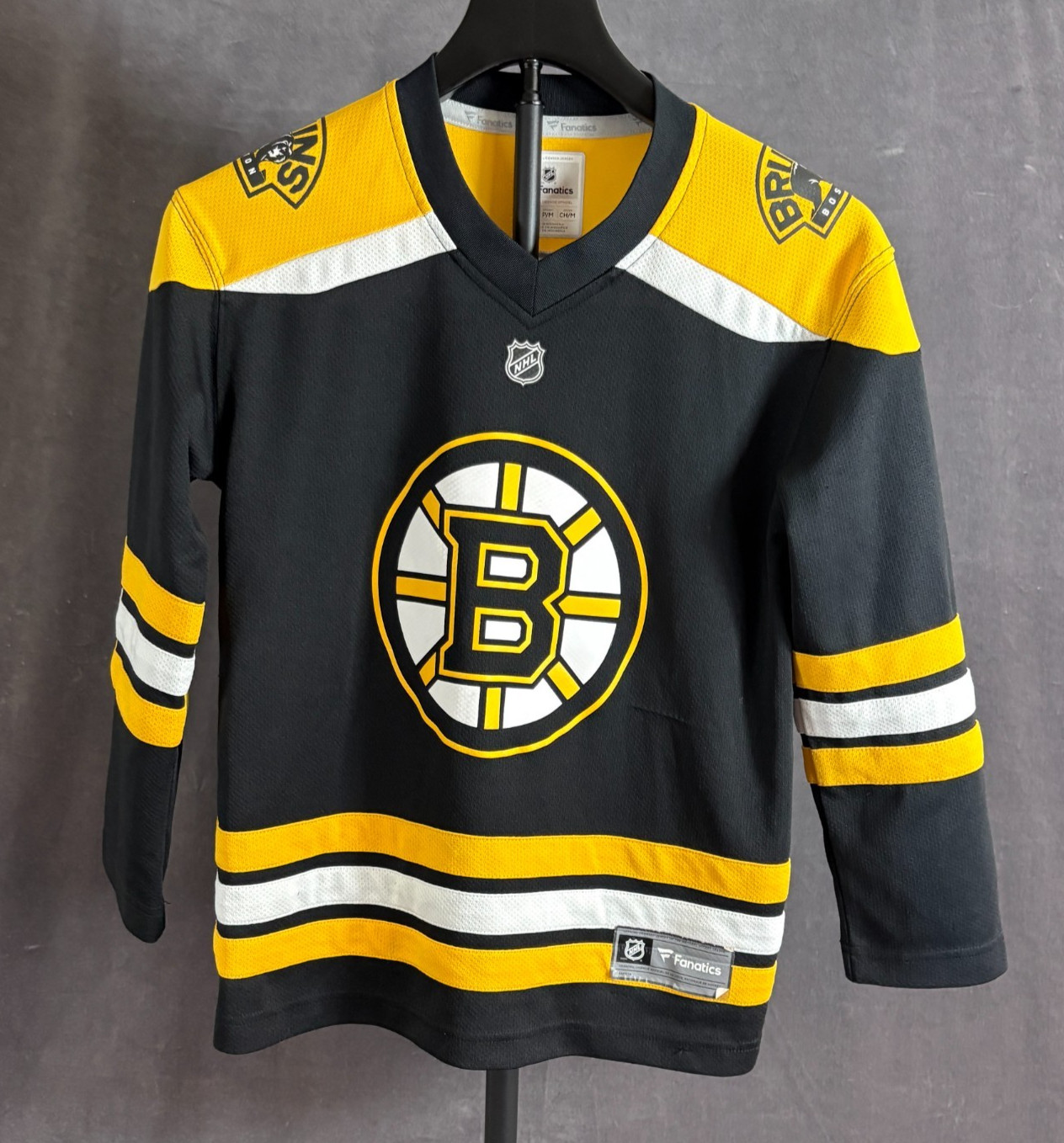 Fanatics Boston Bruins Youth Size S/M Black Replica NHL Jersey Fanatics Boston Bruins Youth Size S/M Black Replica NHL Jersey