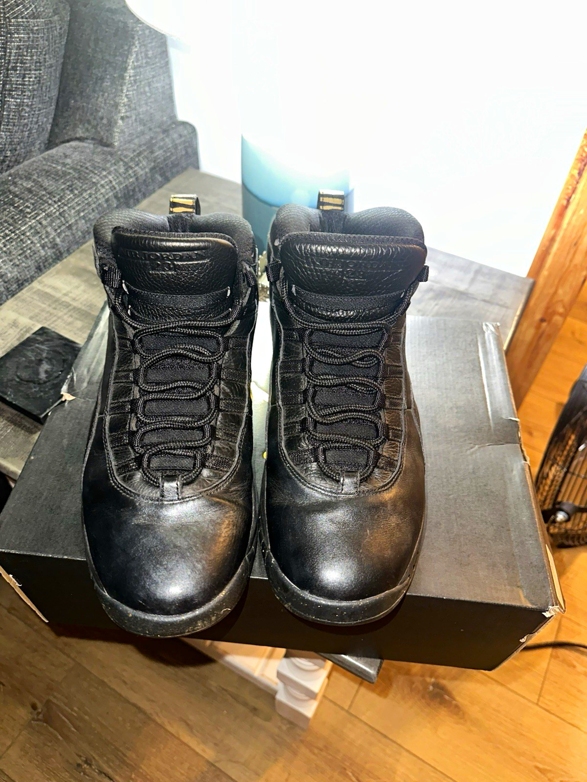 Jordan Air Jordan 10 Retro NYC Black/Metallic Gold Men’s Sneakers 310805-012