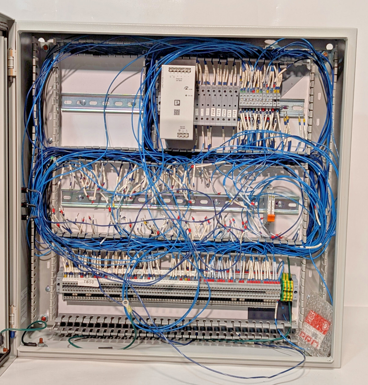 Hammond EN4SD24246LG Electric Control Panel Encl., Phoenix 2910105 Contact Assy