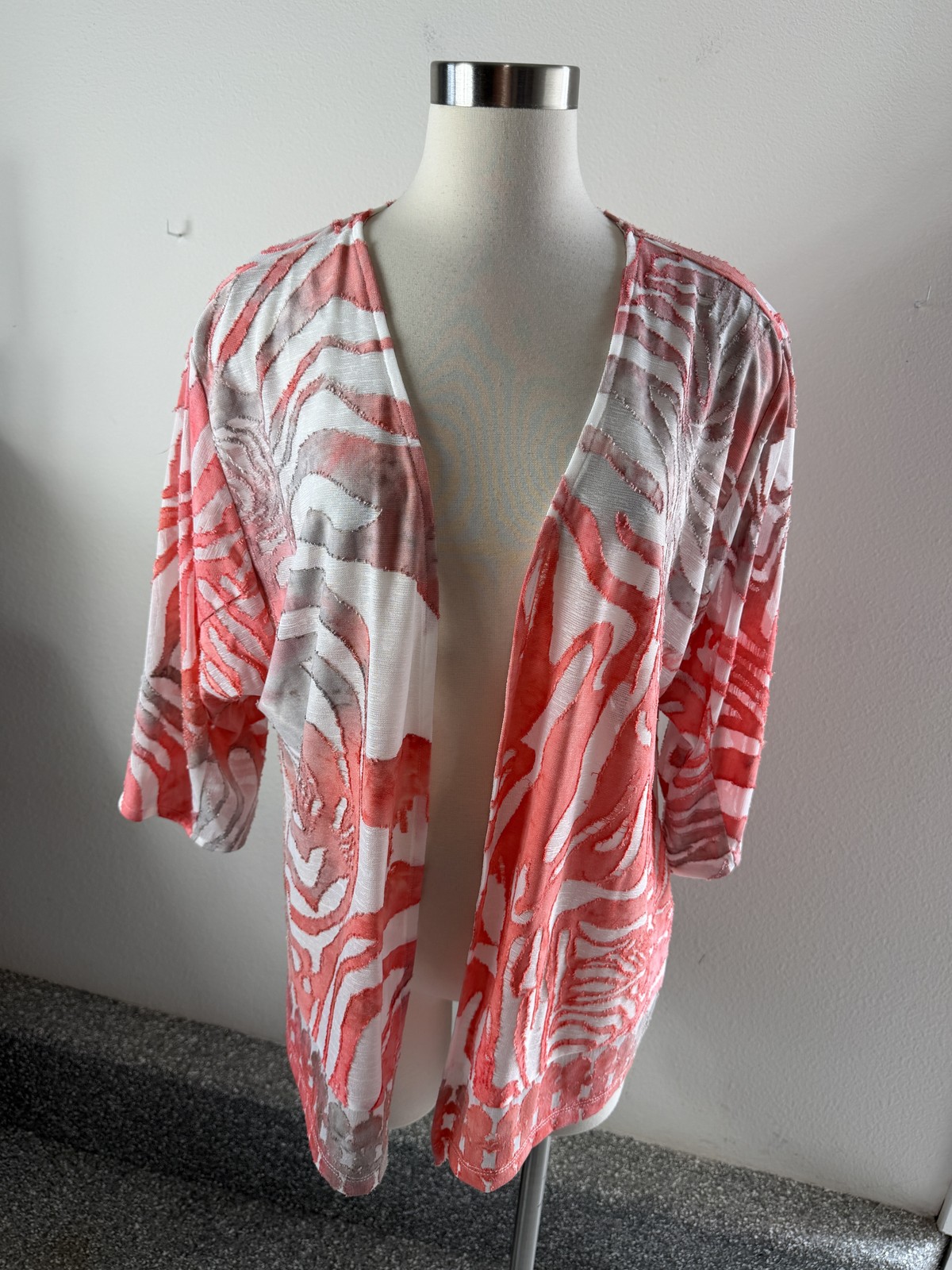 NEW Chico\'s Jacket Womens 2 Large Coral Pink Animal Print Open Front Kimono Knit