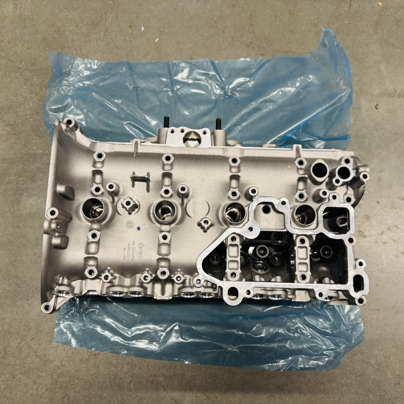 17-20 AUDI A3 A4 Q5 VW GOLF GTI 2.0L TFSI/TSI CYLINDER HEAD ASSEMBLY 06L103403AK 17-20 AUDI A3 A4 Q5 VW GOLF GTI 2.0L TFSI/TSI CYLINDER HEAD ASSEMBLY 06L103403AK