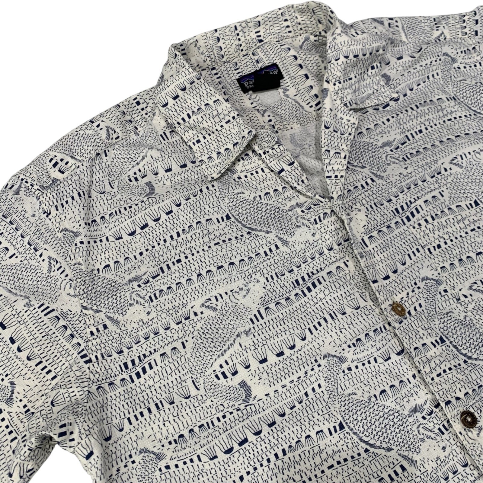 Vintage Rare Patagonia A/C Bonefish Print Hawaiian Koi Shirt Mens Medium Y2K