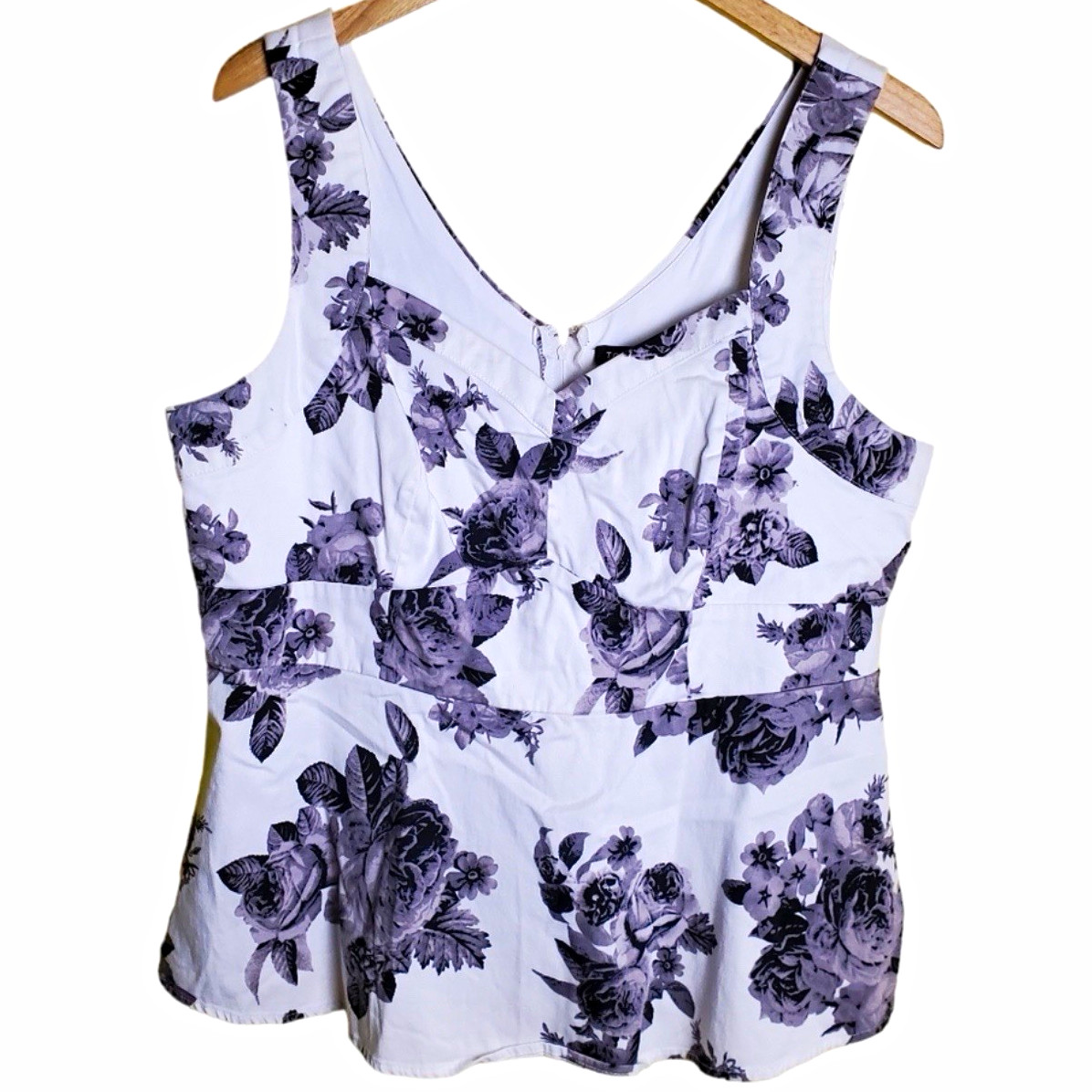 Torrid White Purple Floral Peplum Tank Top V-Neck Zip Lined Plus 1