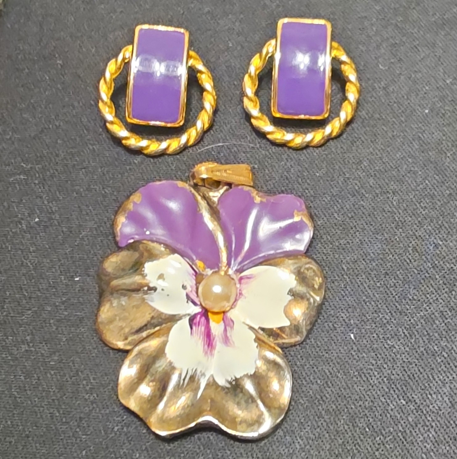 Vintage Purple Enamel Pansy Pendant & Coordinating 80s Gold Tone Hoop Earrings S