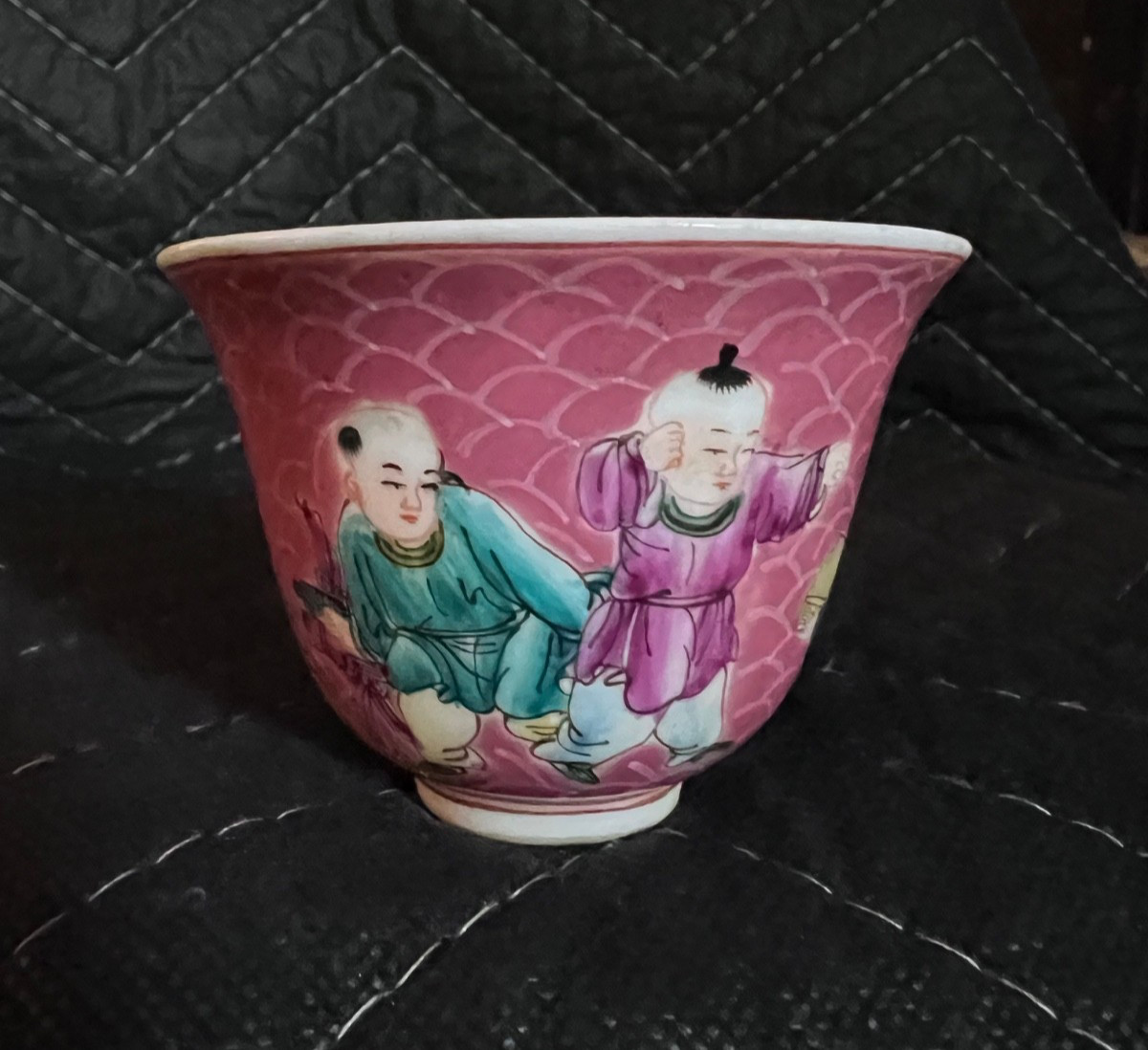 Antique Early Republic Period Famille Rose Teacup / Bowl Qianlong Mark Antique Early Republic Period Famille Rose Teacup / Bowl Qianlong Mark