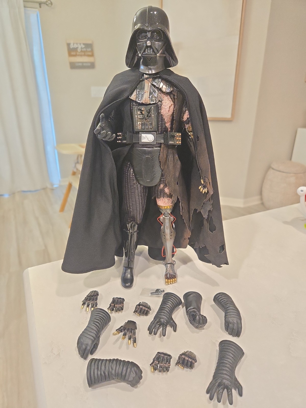 Hot Toys DX45 Darth Vader Battle Damaged Deluxe Hot Toys DX45 Darth Vader Battle Damaged Deluxe