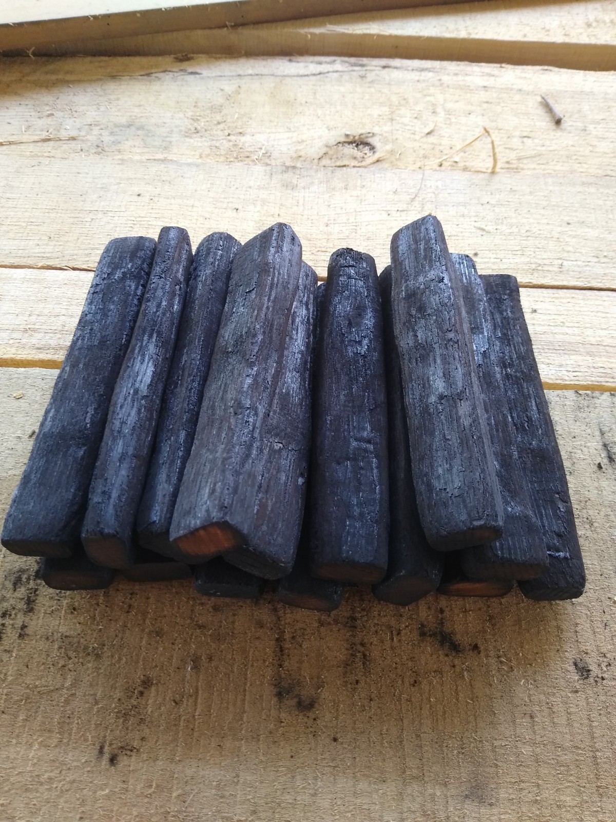 Charred White American Oak Sticks Distilling Moonshine Charred White American Oak Sticks Distilling Moonshine