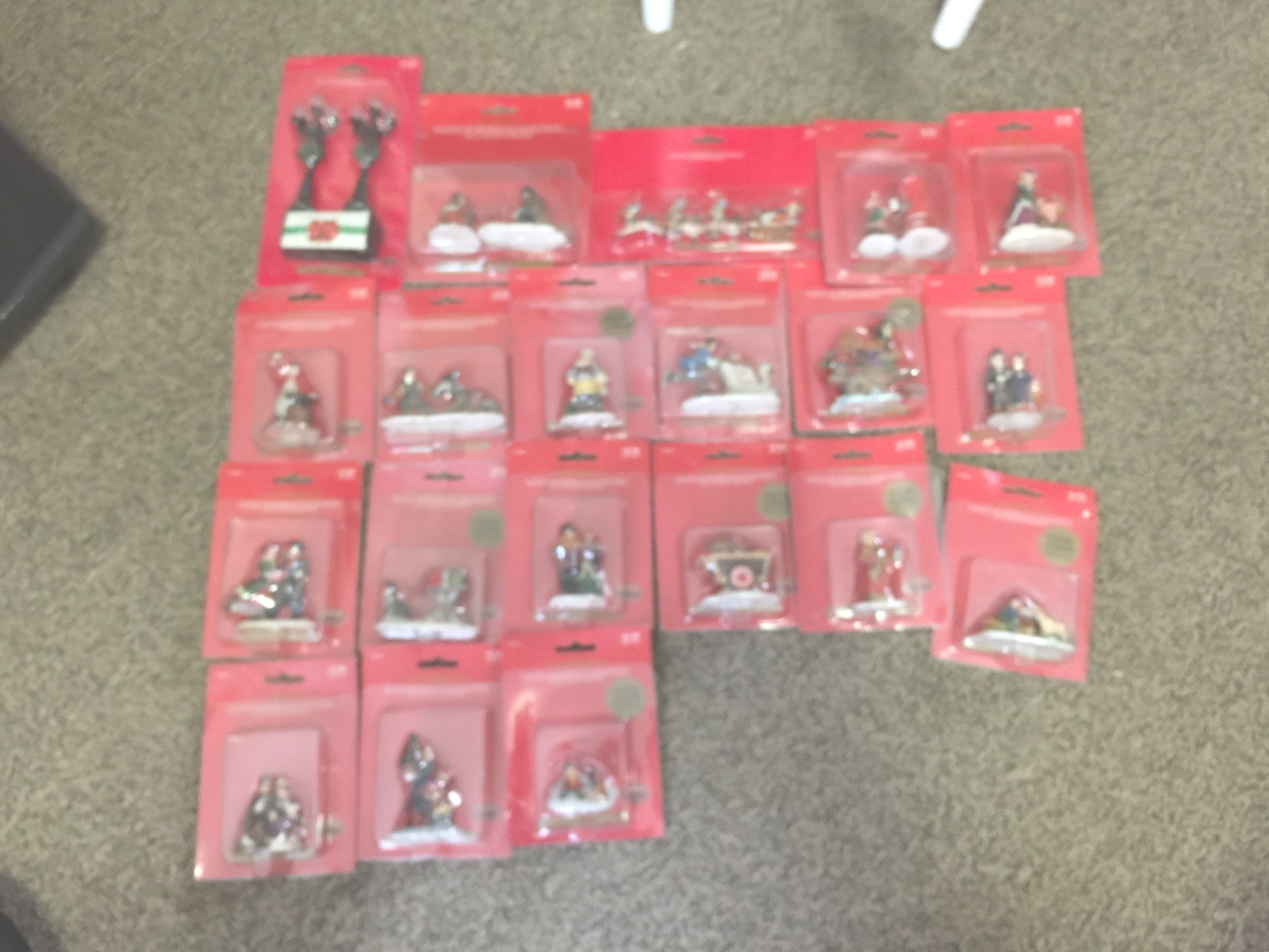 20 Santa's Workbench accessories/never opened