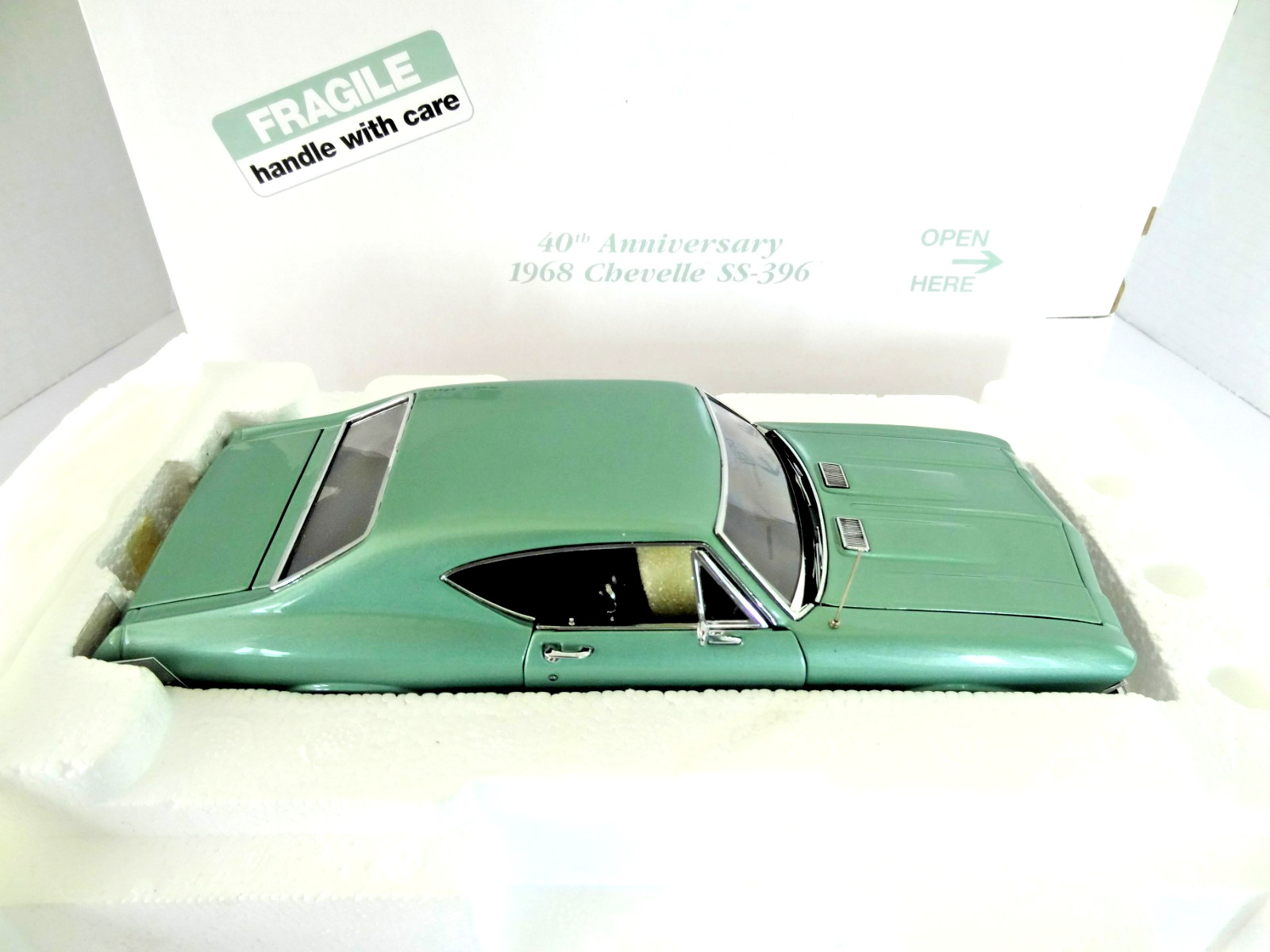 Danbury Mint 1968 Chevrolet Chevelle SS-396 40th Anniversary Edition