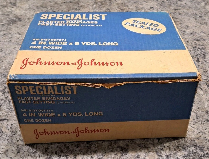 Vtg Johnson&Johnson Specialist FastSet 4inX5Yd Plaster Bandages Open. 