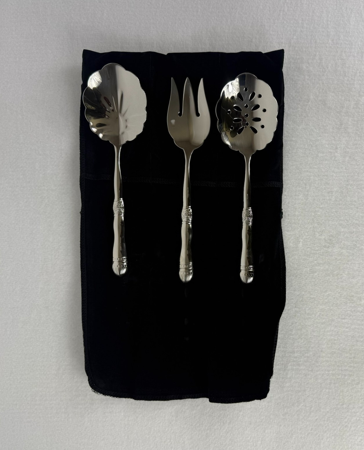 Southern Living Gallery Flatware 3 Piece Serving Set  New Open Box #40589
