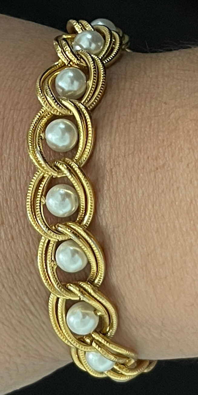 Vintage Elegant Napier Gold Tone Link Faux Pearl Bracelet