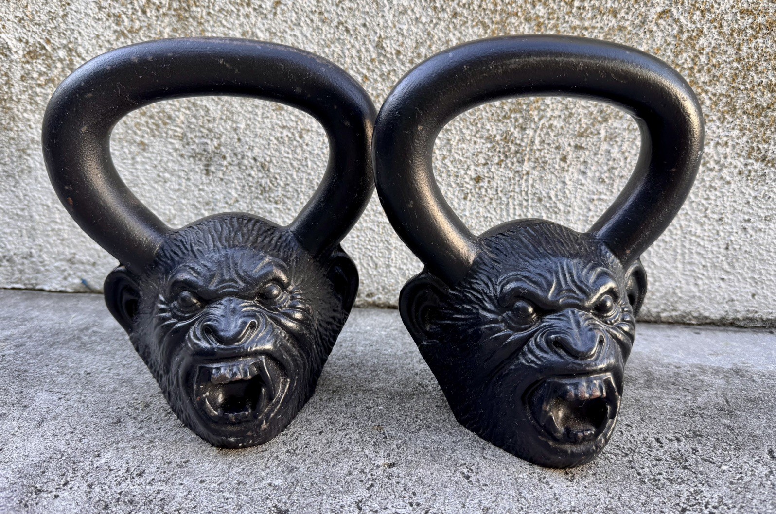 Onnit Primal Howler Monkey Kettlebells Pair 18 lb Cast Iron Discontinued 