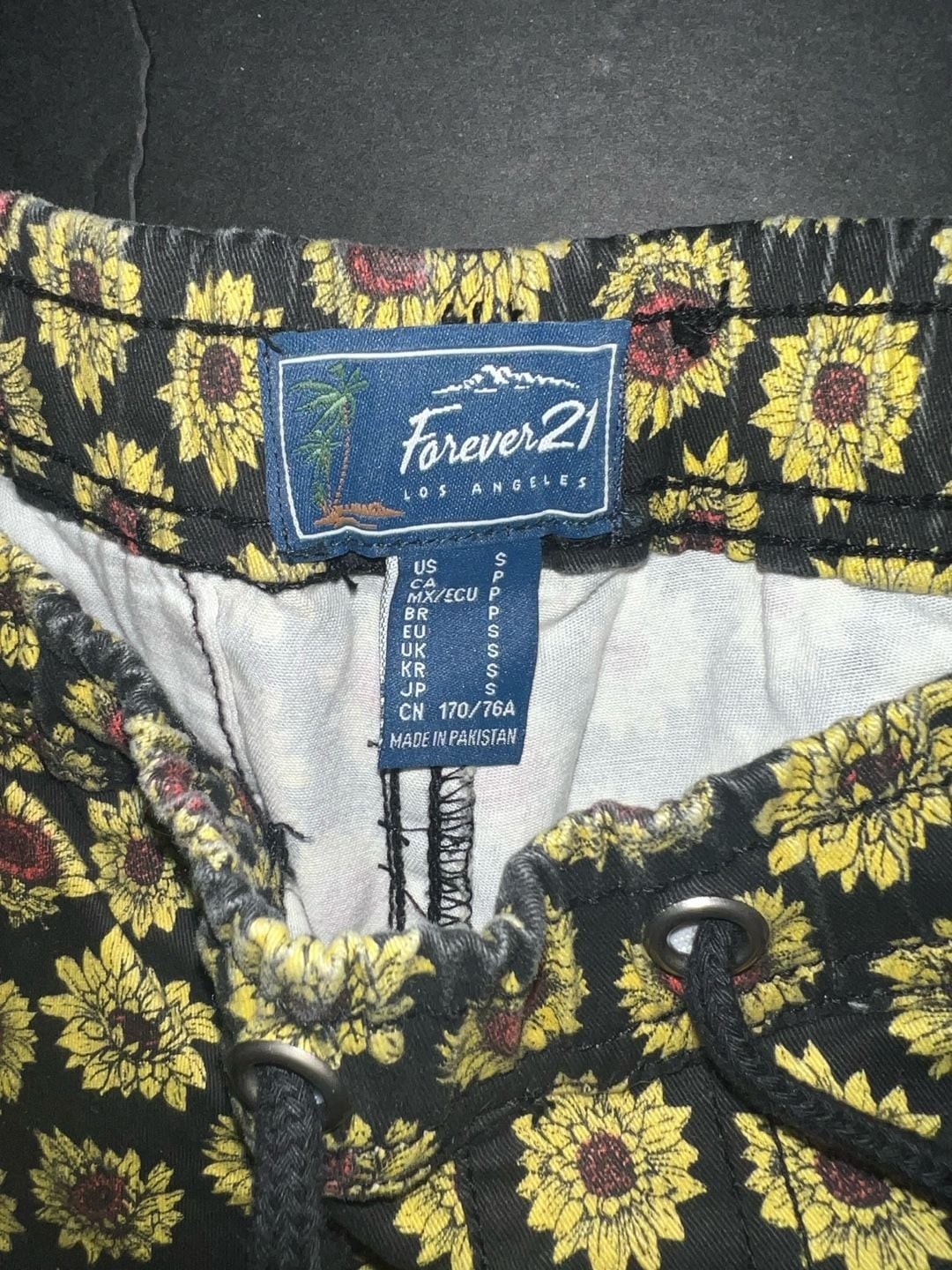 Forever 21 Swimwear Board Shorts Size S Black Sunflower Print Forever 21 Swimwear Board Shorts Size S Black Sunflower Print