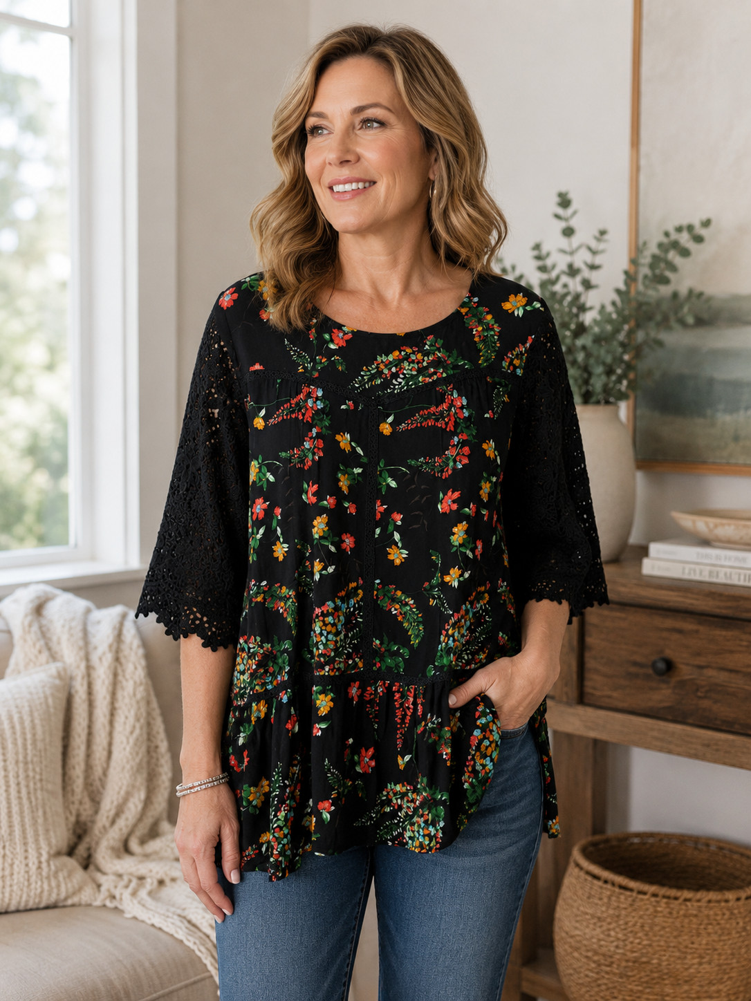 Suzanne Betro Women\'s Tiered Tunic Top Size L Black Floral Crochet Sleeve Boho