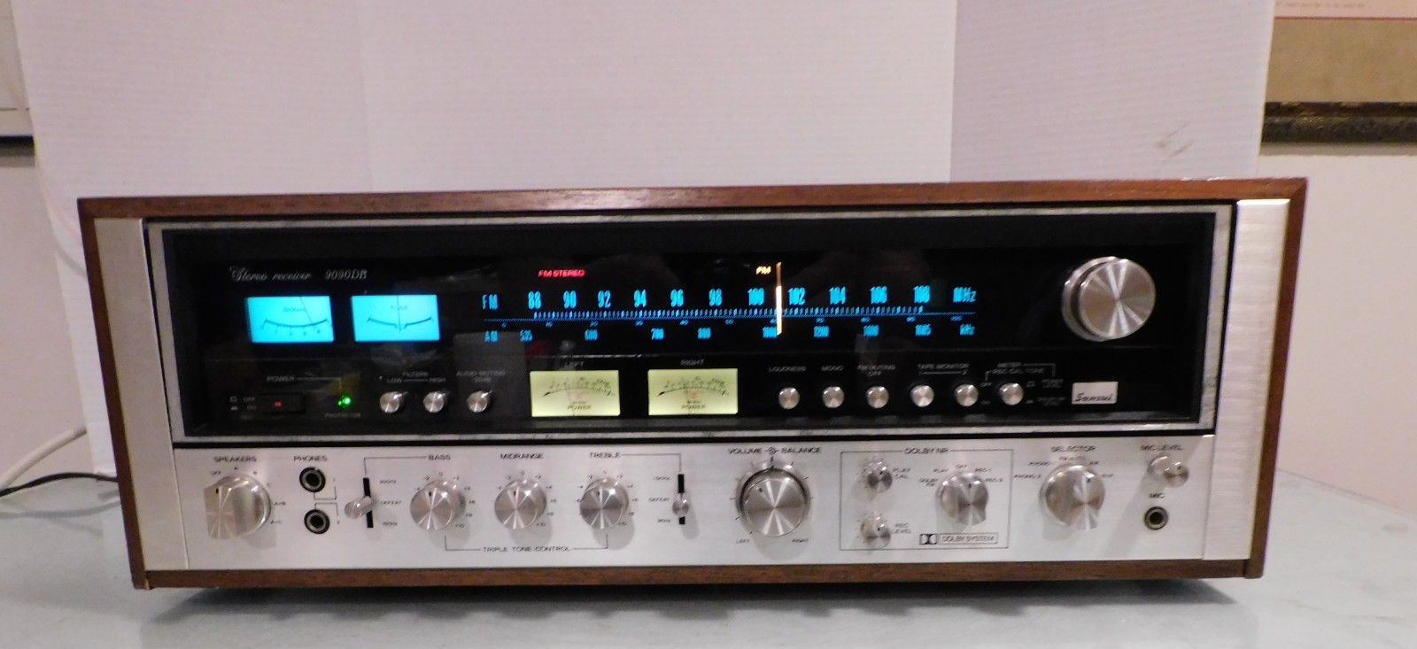 Sansui 9090DB AM/FM Stereo Receiver Excellent Working Condition Sansui 9090DB AM/FM Stereo Receiver Excellent Working Condition