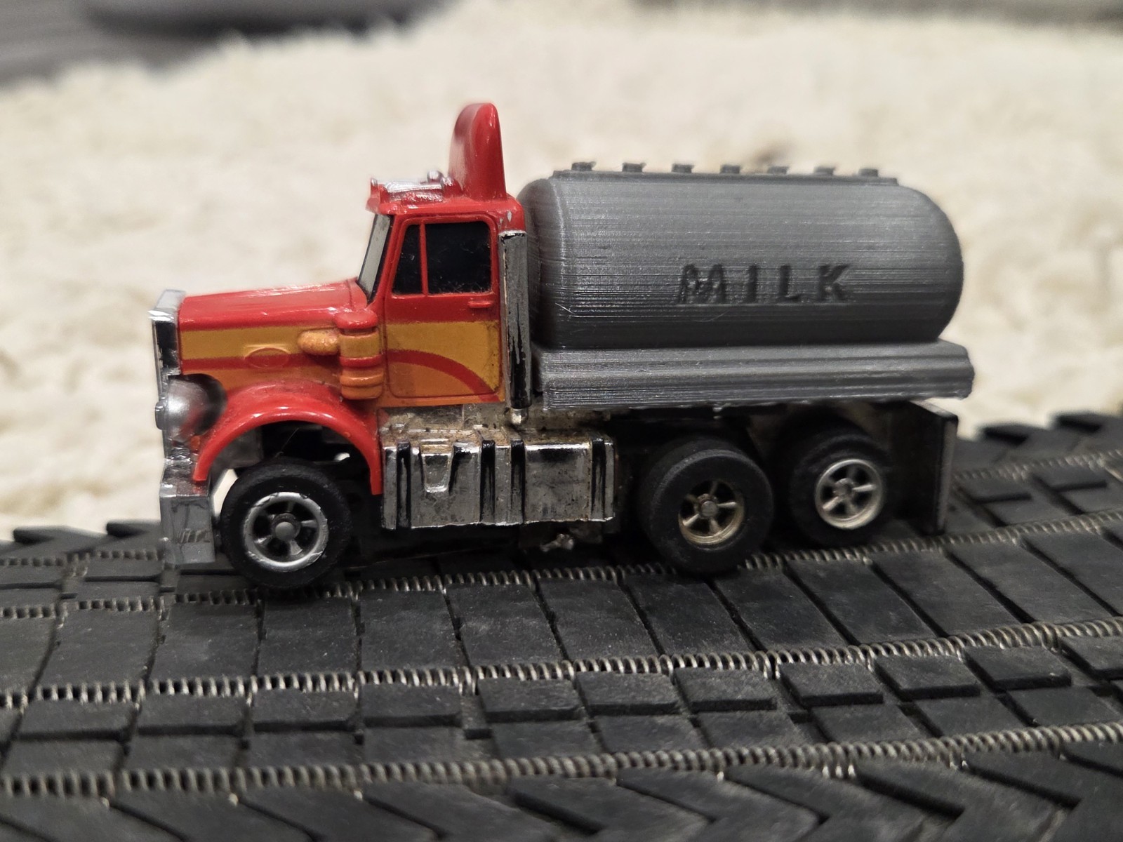 AUROA AFX SEMI TRUCK Milk Tanker CONVERSION FLATBED REMOVEABLE HO SLOT CAR