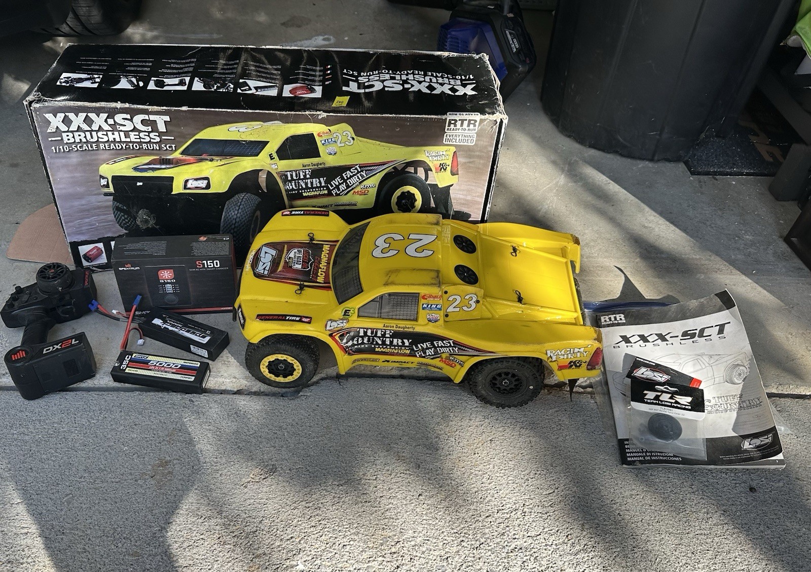 Losi XXX-SCT Brushless 1/10 RC Truck Aaron Daugherty RTR Spektrum Extras