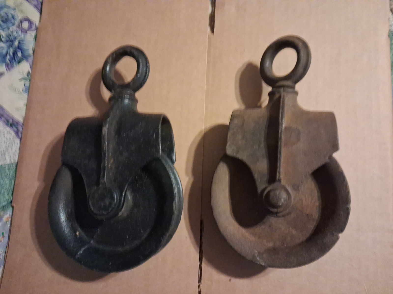 one Antique Pulley Cast Iron Single 5\ one Antique Pulley Cast Iron Single 5\