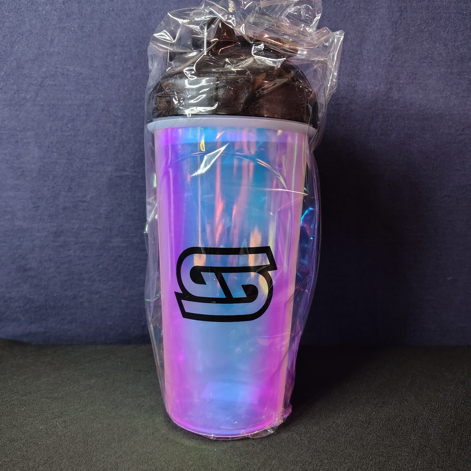 GamerSupps GG Waifu Cup: Polarized Holographic (UNOPENED) GamerSupps GG Waifu Cup: Polarized Holographic (UNOPENED)