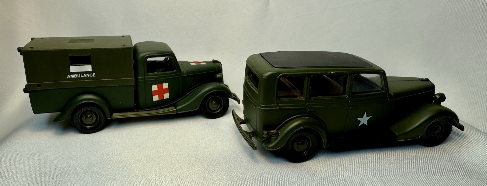 Solido 1936 Ford V8 Ambulance & Truck (Shipping Included)