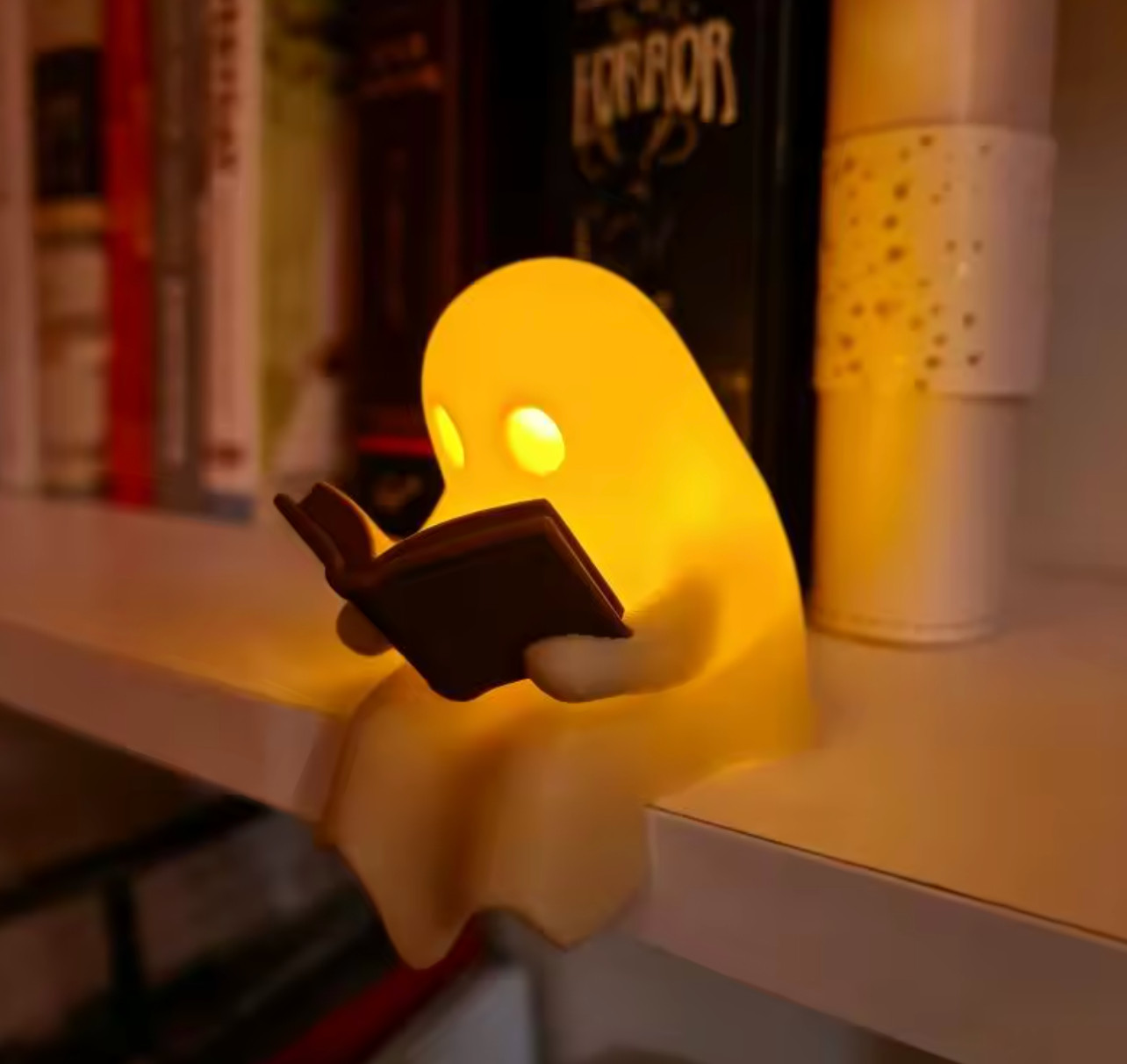 Halloween Desktop Ornament Cute Ghost Reading Book Lamp Battery Operated LED Halloween Desktop Ornament Cute Ghost Reading Book Lamp Battery Operated LED