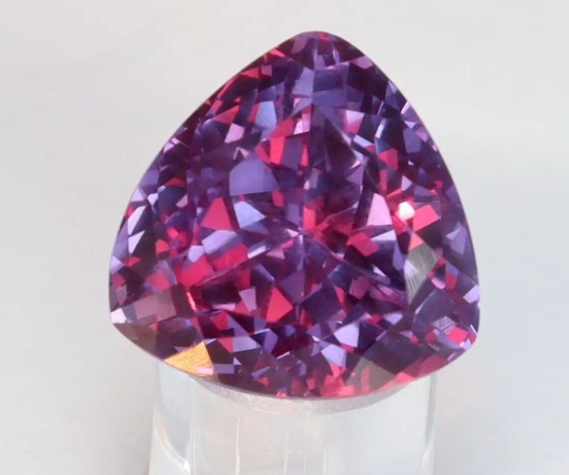 18 CT+ Natural Flawless Montana Purple Pink Sapphire Trillion Cut Loose Gemstone