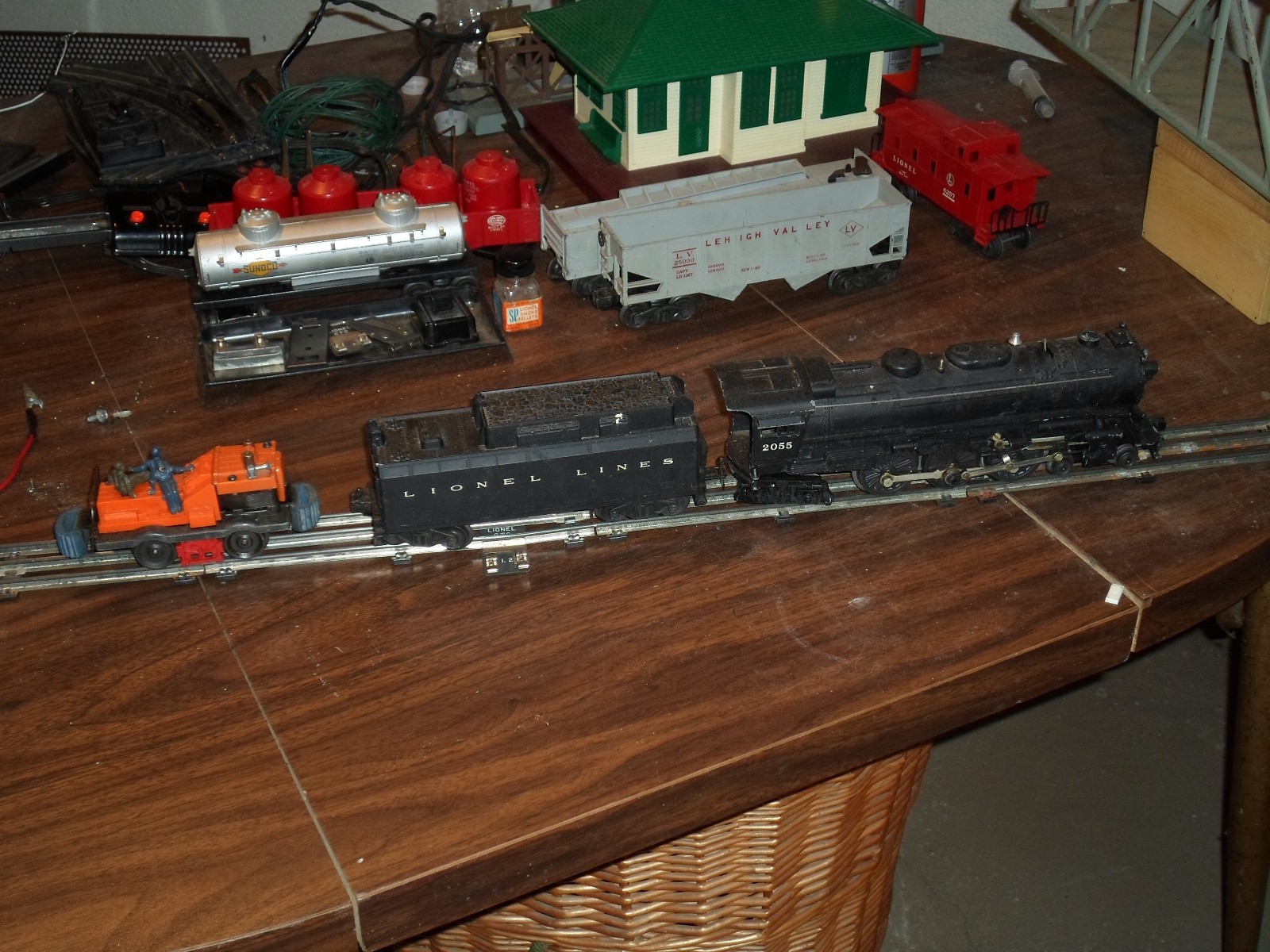 Vintage 1950's Lionel Model Train Set - 0-27 Gauge