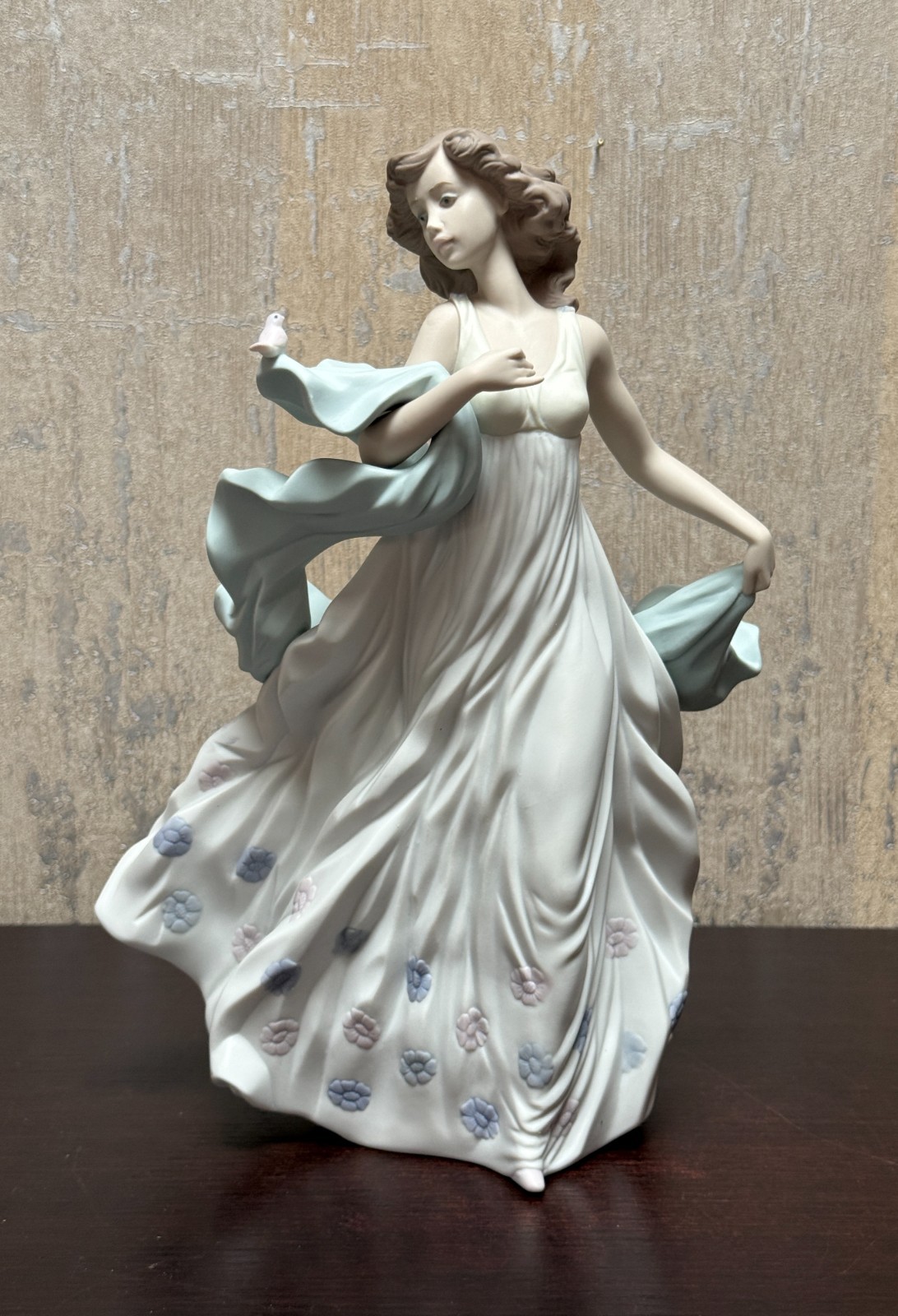 Lladro Summer Serenade #6193 Porcelain Figurine Girl w. Dove MATTE/Satin Finish
