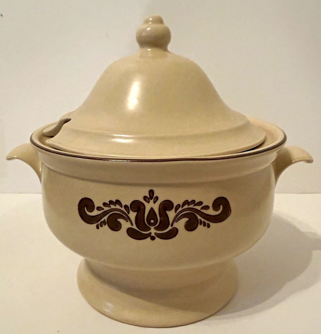 Vintage Pfaltzgraff Village Soup Tureen Lid G-100 Tan Brown Stoneware CHIPPED
